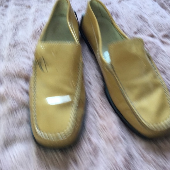 Tods Patent Leather Loafers - Picture 6 of 9